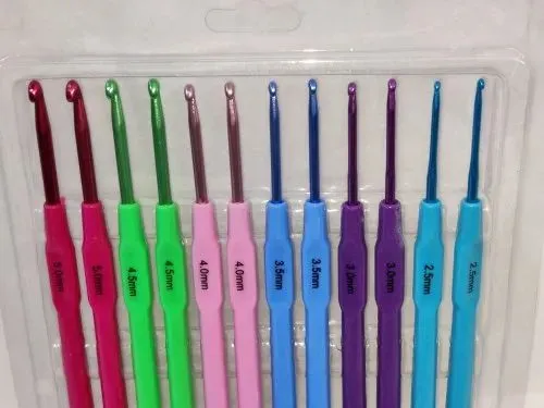Plastic Handle Crochet Hook Set (2 Pcs Pack) - Image 2