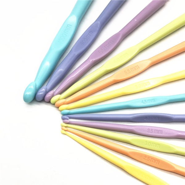Crochet Hooks Multicolor Plastic Hooks 2–10mm