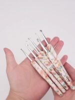 Stainless Steel 8pc Ergonomic Crochet Hook Set (2.5-6.0mm) - Image 5